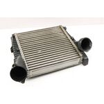 VW TOUAREG TURBO RADYATÖRÜ SAĞ 04- KALE 7L0145804A