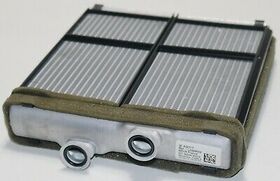 KALORİFER RADYATÖRÜ 07-13 MERCEDES C W204 BSG A2048300061