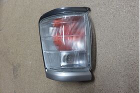 SİNYAL LAMBASI SAĞ 98-01 TOYOTA HILUX DEPO 8151135140