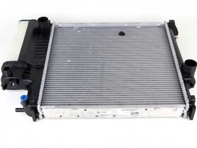 SU RADYATÖRÜ 90-99 BMW E30 BEHR 17111728907