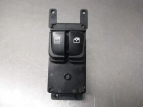 DÜĞME CAM AÇMA SOL (ÇİFTLİ) OTOMATİK HYUNDAI i20 MOBIS 93570-1J012