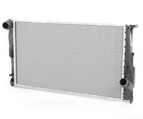 SU RADYATÖRÜ AUTO BMW E90 BTAP 17117794488