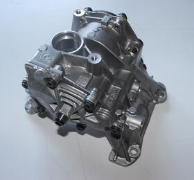 YAĞ POMPASI BMW F20 ORJINAL 11418513756